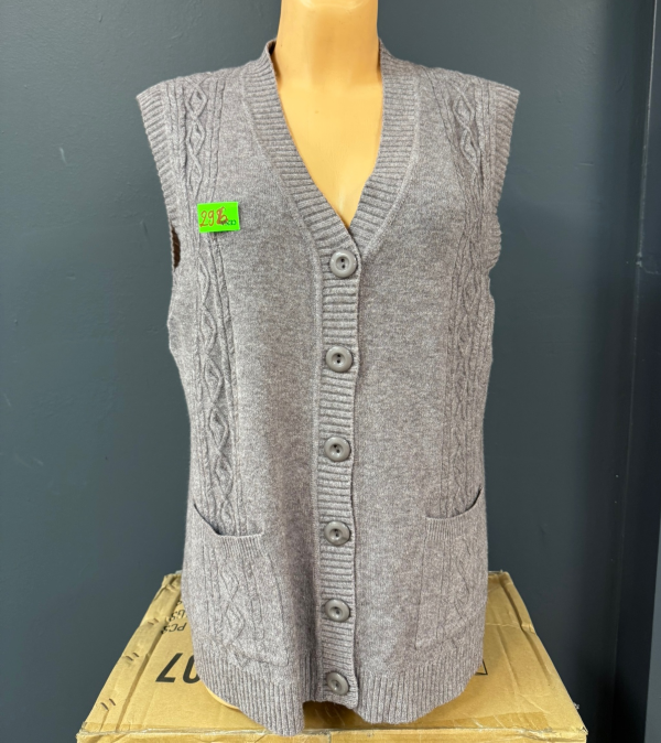 Narzutki damskie Roz L-3XL. 1 kolor. Paczka 10 szt